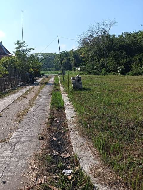 Lahan kavling dan saluran air